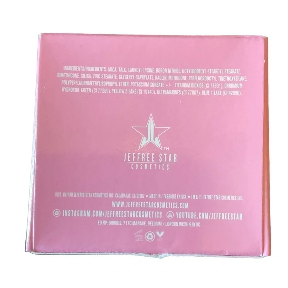 Jeffree Star Artistry Single Pan Eyeshadow in the color Mint Condition